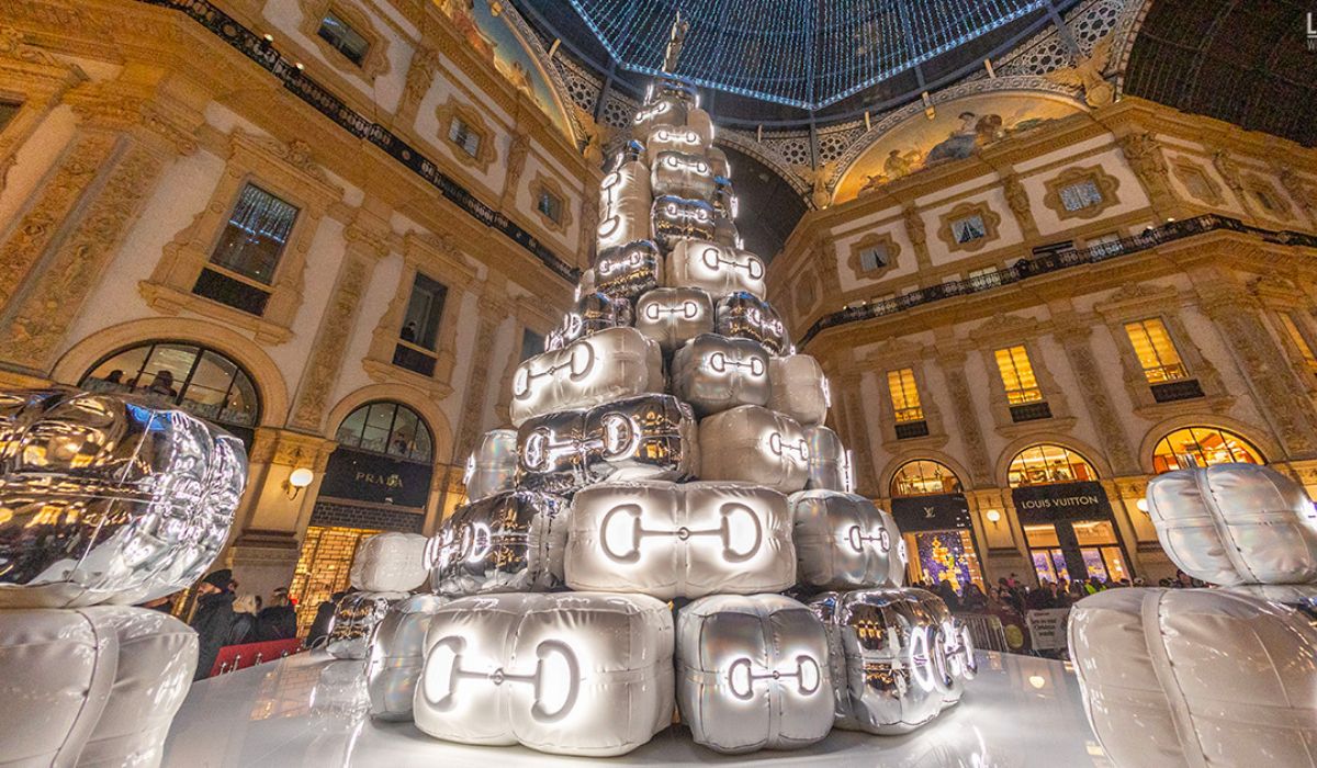 Albero di Natale Gucci nella Galleria Vittorio Emanuele di Milano