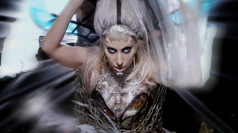 frame del video Born This Way Lady Gaga