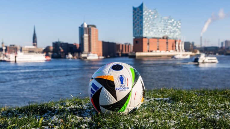 Il pallone ufficiale degli europei che catalizzerà l'attenzione con la finale del 14 luglio dal punto di vista del marketing